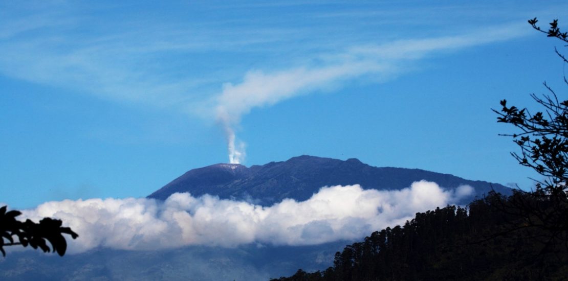 volcan turrialba costa ruica